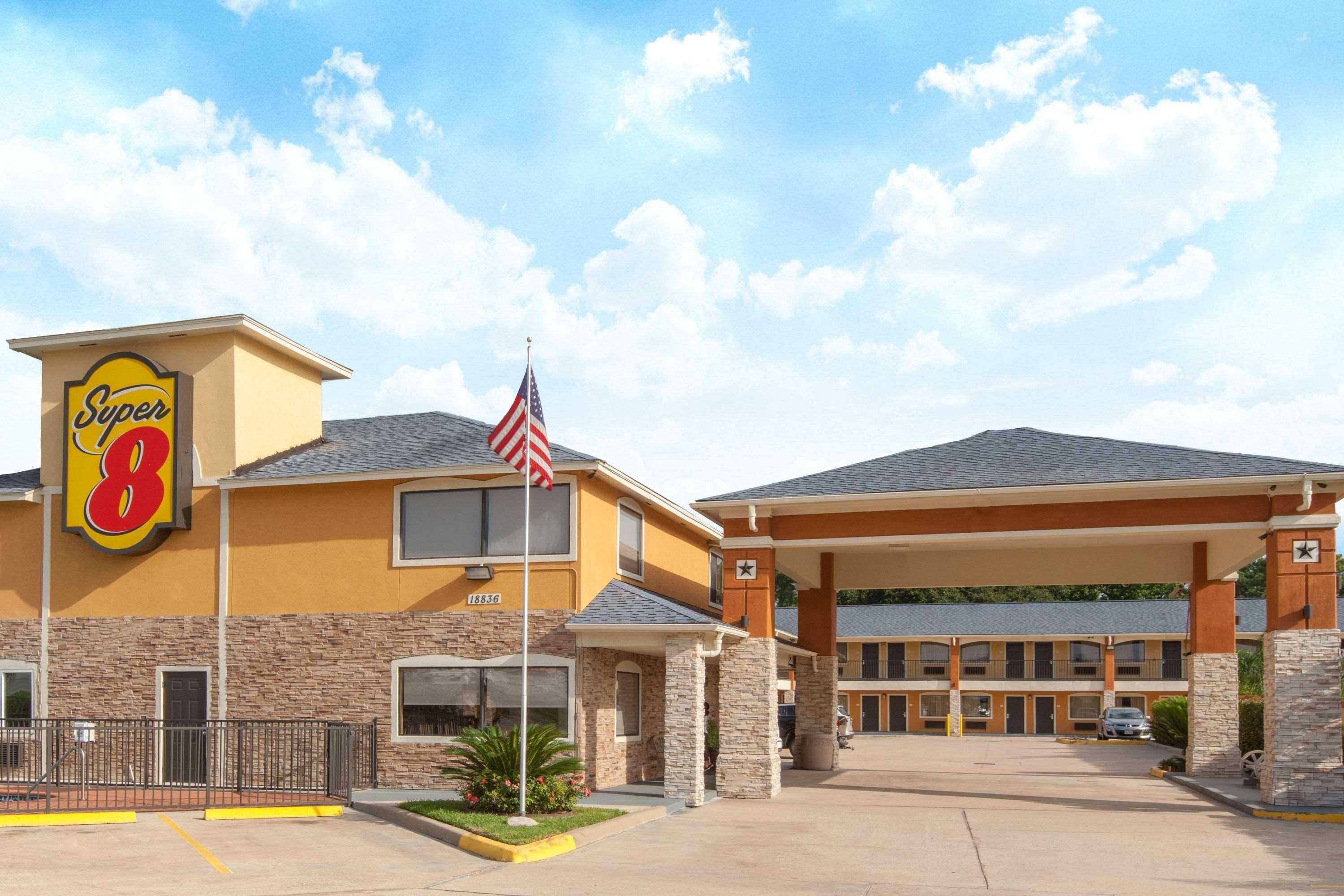 Super 8 By Wyndham Houston/Willowbrook Hwy 249 Dış mekan fotoğraf